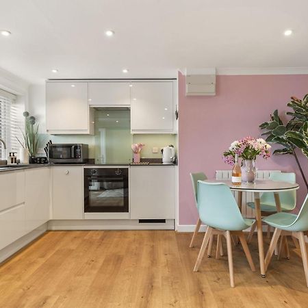 The Hidden Valley - A Stylish Rural Retreat, Perfect For Families St Clears Exterior foto